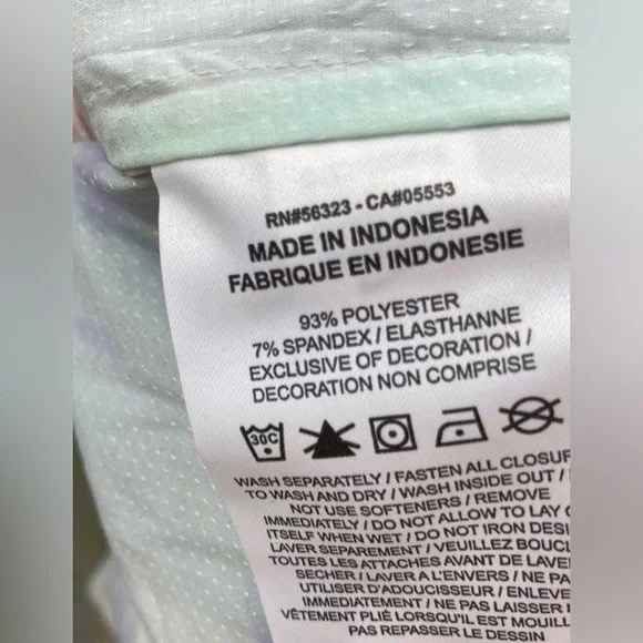 Nike Woman’s Lightweight Packable Running Jacket - Picture 5 of 5